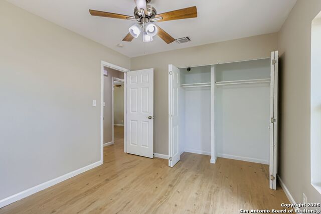 Image 18 of 29 For 122 Sandy Oaks St