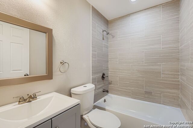 Image 21 of 29 For 122 Sandy Oaks St