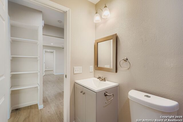 Image 22 of 29 For 122 Sandy Oaks St