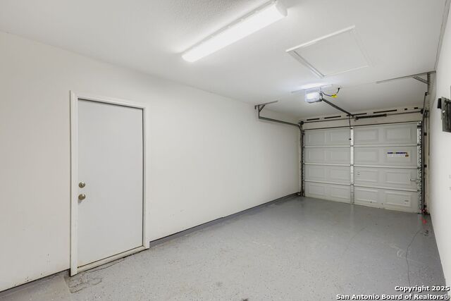 Image 24 of 29 For 122 Sandy Oaks St