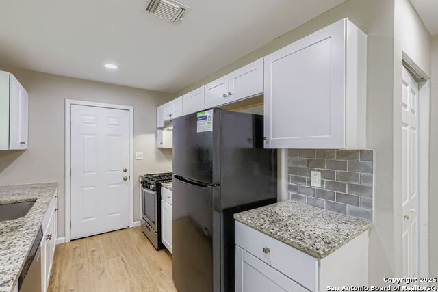 Image 9 of 29 For 122 Sandy Oaks St