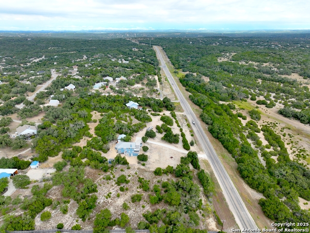 Listing photo id 6 for 2085 Fm 484