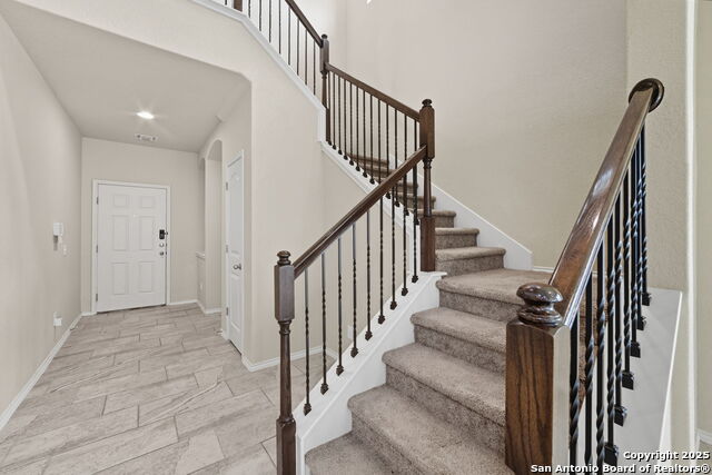 Listing photo id 2 for 8303 Puente  