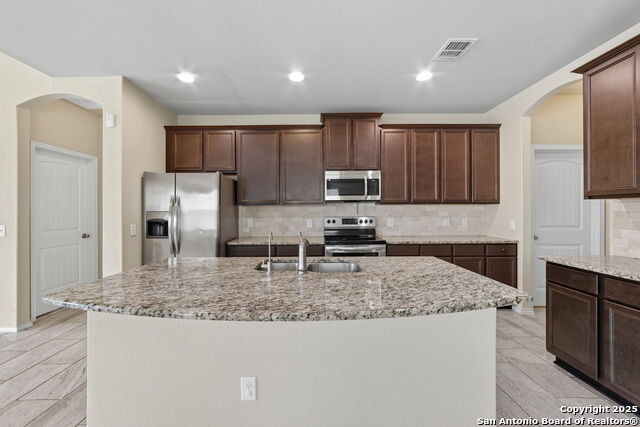 Listing photo id 5 for 8303 Puente  