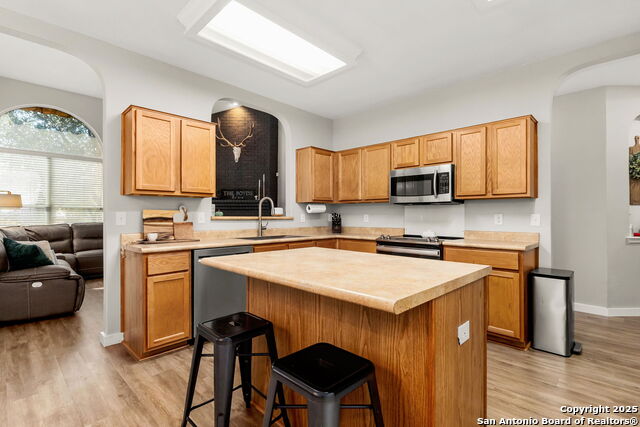 Image 11 of 27 For 321 Alders Gate