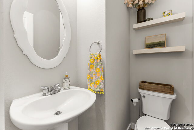 Image 13 of 27 For 321 Alders Gate