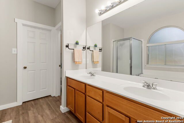 Image 15 of 27 For 321 Alders Gate