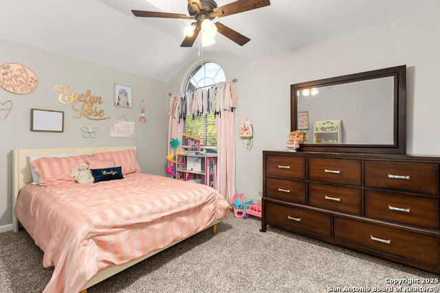 Image 18 of 27 For 321 Alders Gate