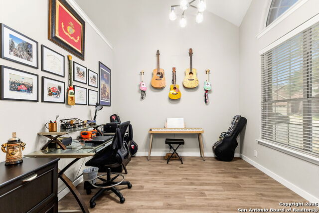 Image 4 of 27 For 321 Alders Gate