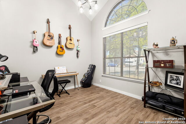 Image 5 of 27 For 321 Alders Gate