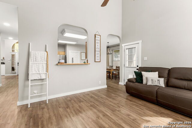 Image 7 of 27 For 321 Alders Gate