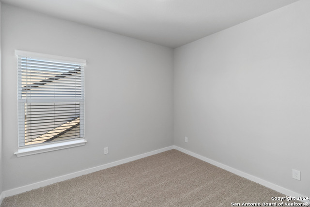 Listing photo id 26 for 418 Cross Barn Blvd