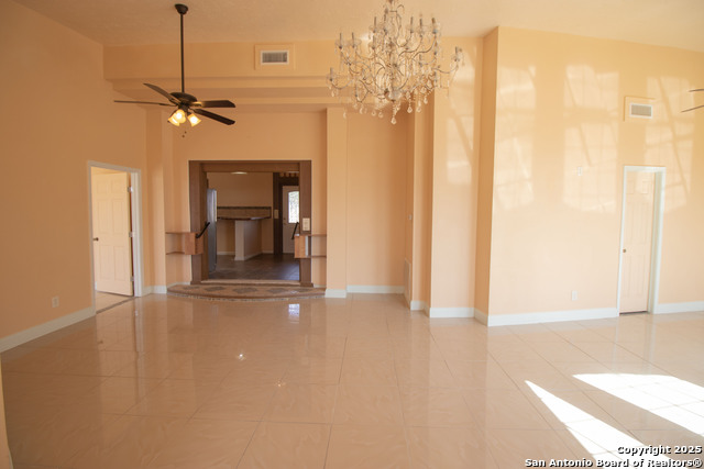 Image 10 of 30 For 272 Cr 341