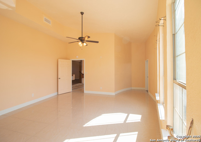 Image 13 of 30 For 272 Cr 341