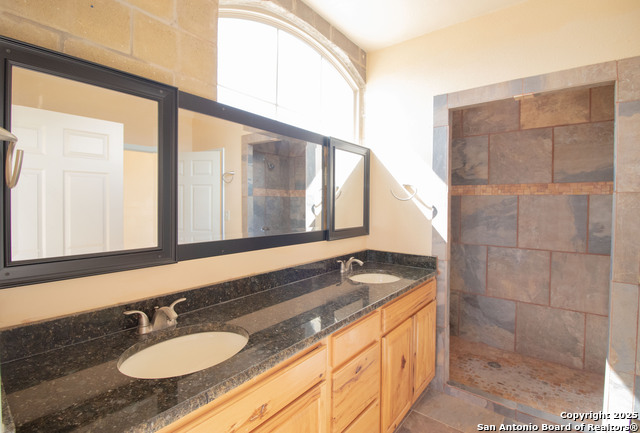 Image 15 of 30 For 272 Cr 341