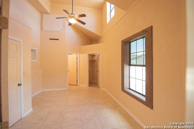 Image 18 of 30 For 272 Cr 341