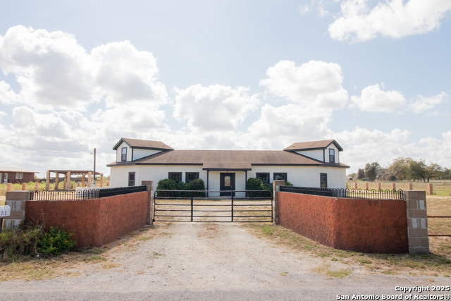 Image 2 of 30 For 272 Cr 341