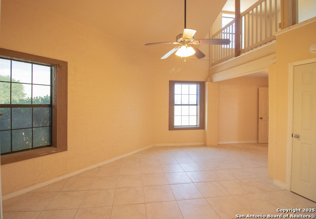 Image 22 of 30 For 272 Cr 341