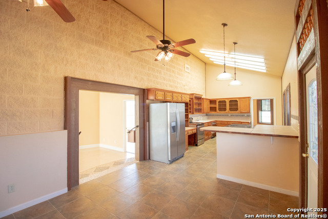 Image 4 of 30 For 272 Cr 341