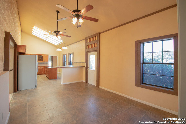 Image 6 of 30 For 272 Cr 341