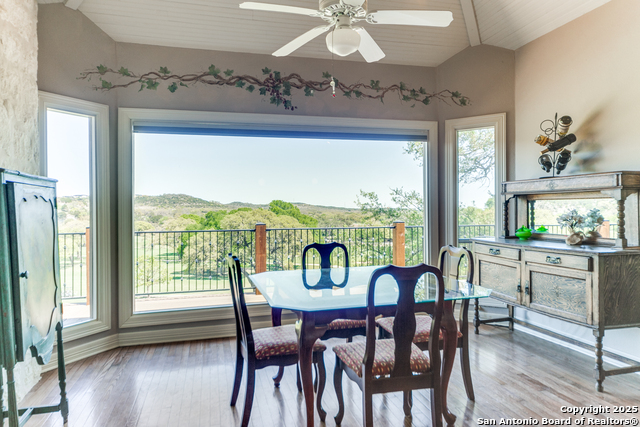 Listing photo id 13 for 100 W Tapatio Dr