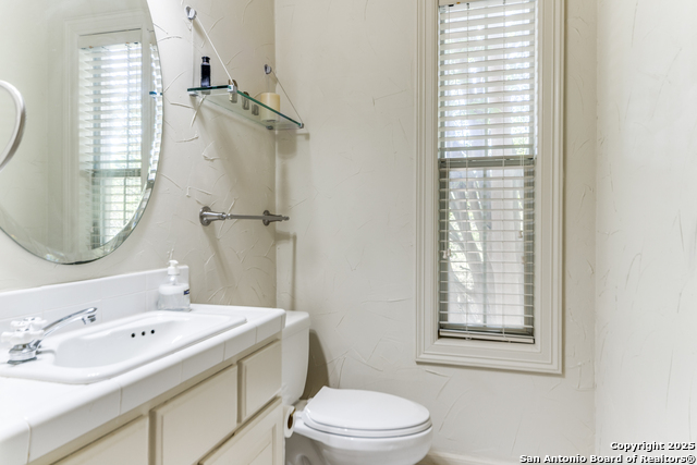 Listing photo id 17 for 100 W Tapatio Dr