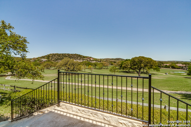 Listing photo id 25 for 100 W Tapatio Dr