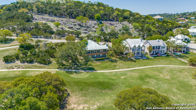 Listing photo id 27 for 100 W Tapatio Dr