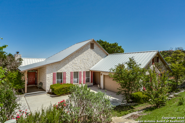 Listing photo id 2 for 100 W Tapatio Dr