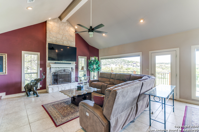 Listing photo id 6 for 100 W Tapatio Dr