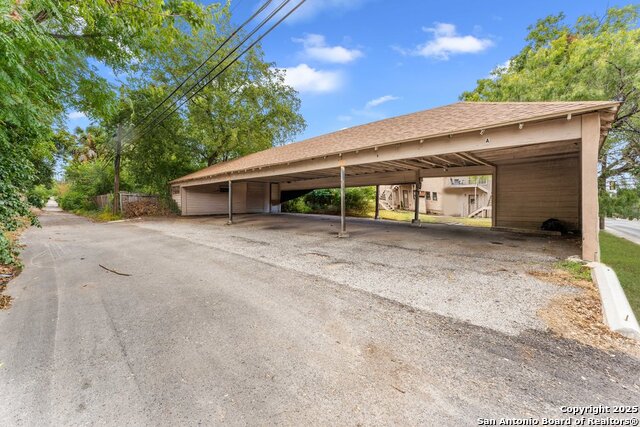 Image 13 of 15 For 343 Summit W