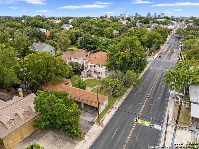 Image 14 of 15 For 343 Summit W