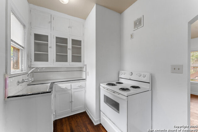 Image 7 of 15 For 343 Summit W