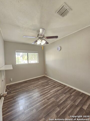 Image 13 of 18 For 5303 Walnut Vista Dr