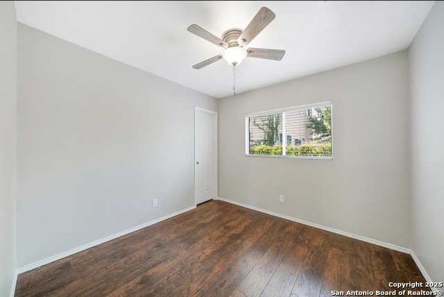 Listing photo id 8 for 9703 Woodland Pines