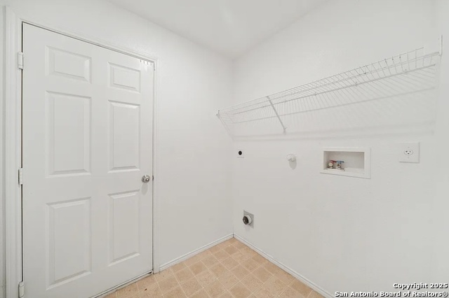 Listing photo id 11 for 9703 Woodland Pines