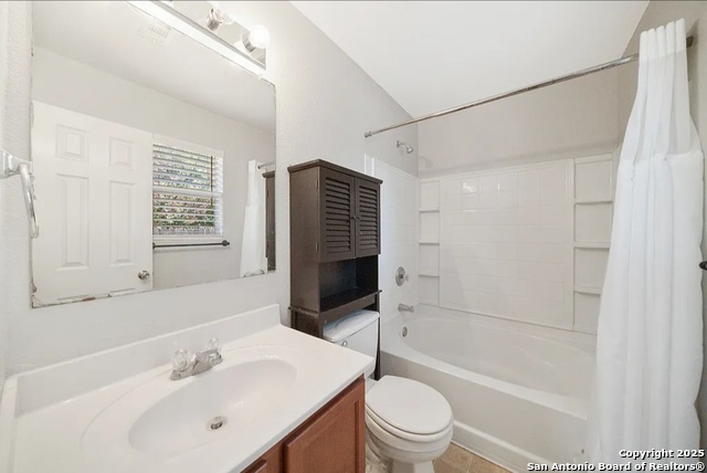 Listing photo id 6 for 9703 Woodland Pines