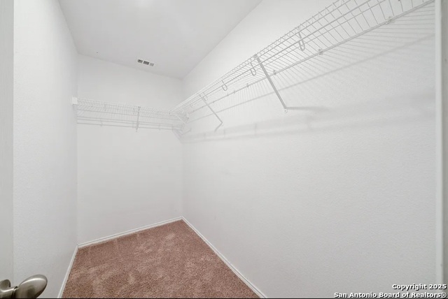 Listing photo id 7 for 9703 Woodland Pines