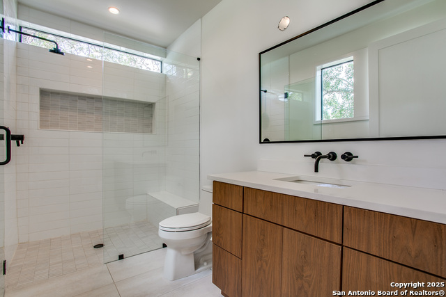 Image 15 of 22 For 804 Canterbury Hill