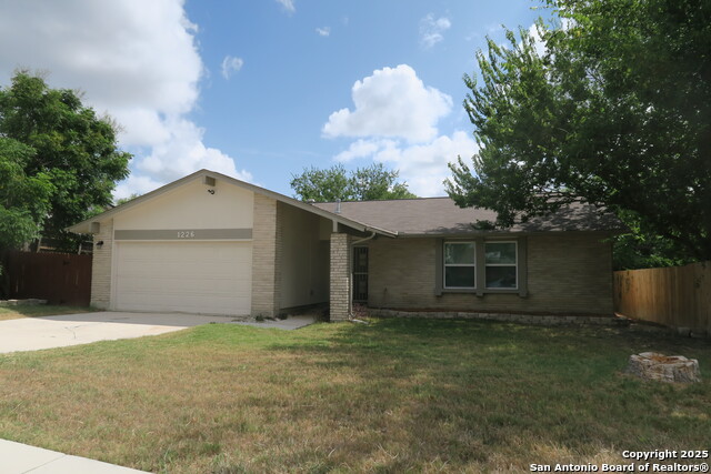 Listing photo id 0 for 1226 Billings