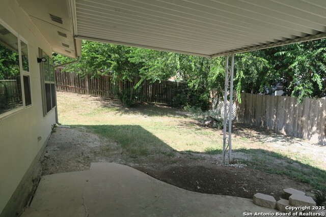 Listing photo id 18 for 1226 Billings