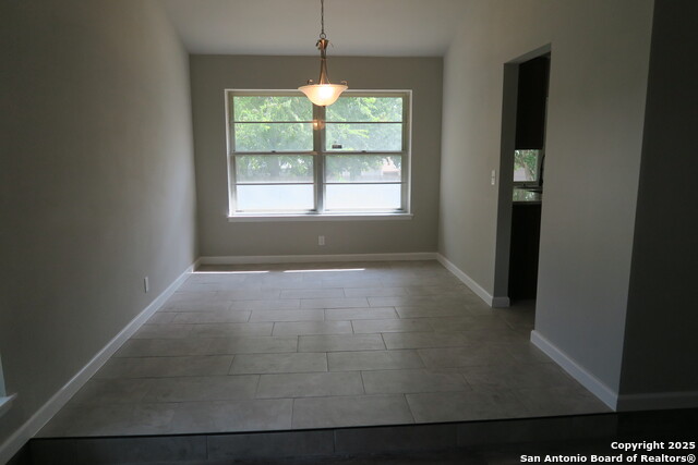 Listing photo id 4 for 1226 Billings