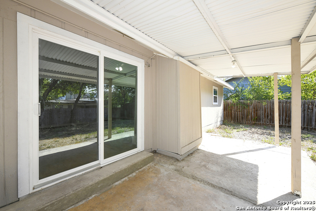 Image 18 of 20 For 6838 Blue Lake Dr