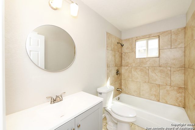 Image 7 of 20 For 6838 Blue Lake Dr