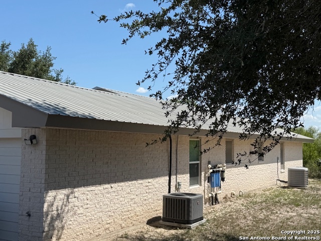 Listing photo id 14 for 1069 Hwy 72 E