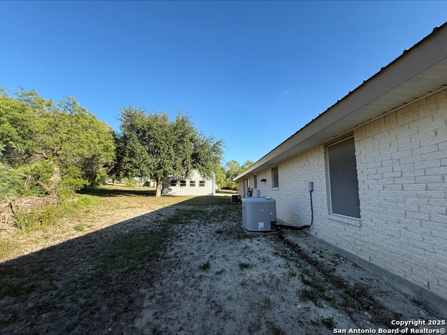 Listing photo id 15 for 1069 Hwy 72 E