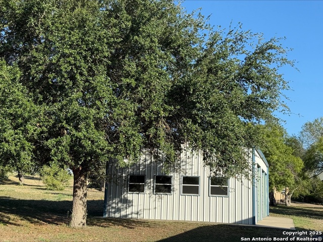 Listing photo id 20 for 1069 Hwy 72 E