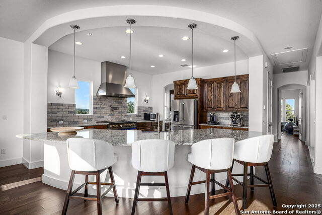 Listing photo id 8 for 365 Butternut