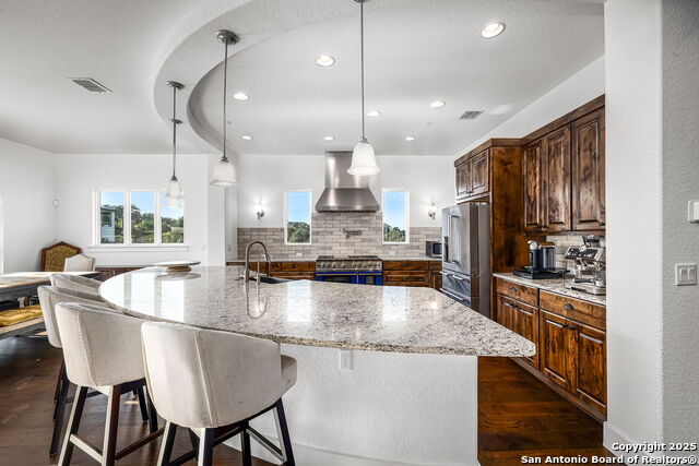 Listing photo id 9 for 365 Butternut