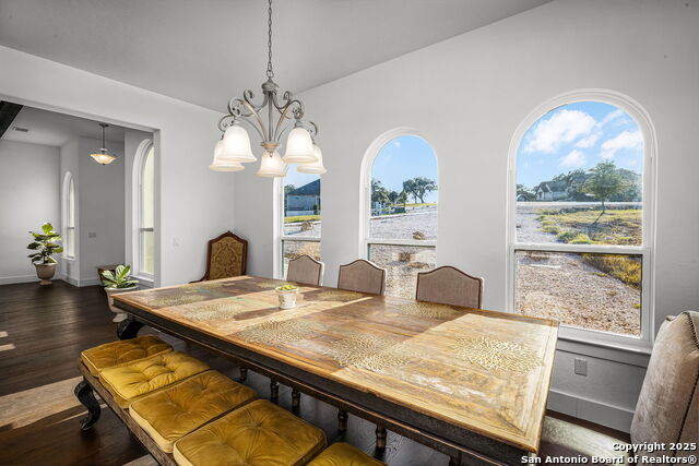 Listing photo id 14 for 365 Butternut